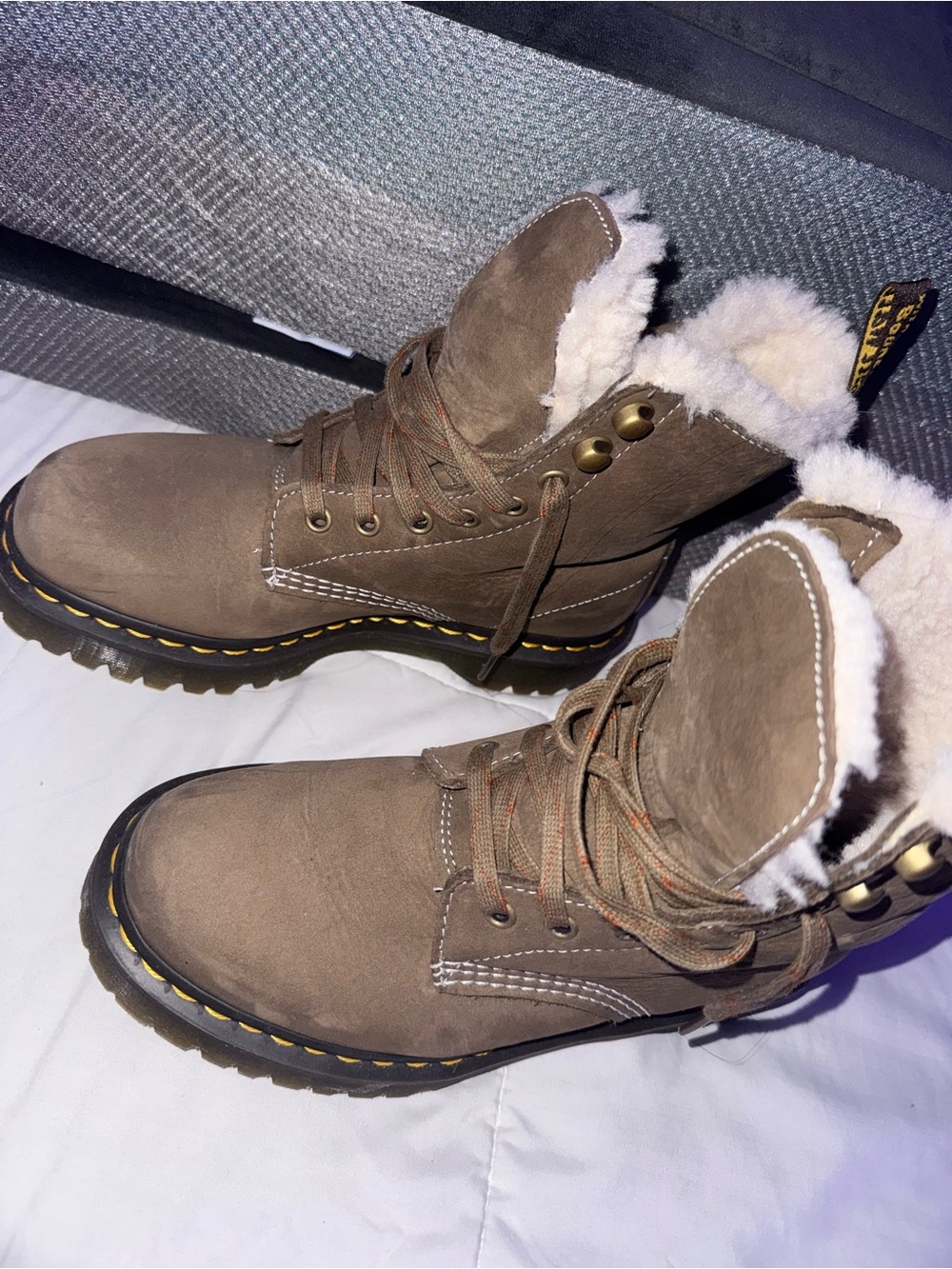 DR MARTENS WOMEN'S 1460
BEX FAUX FUR LINED LACE UP BOOTS